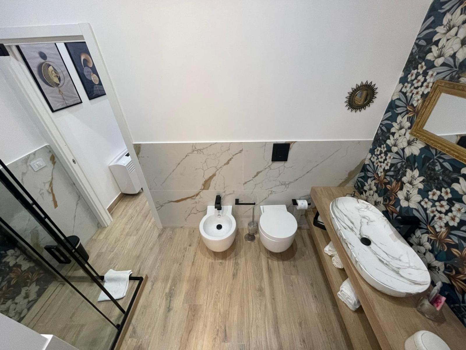 Urban Chic Suite Toledo Napoli Esterno foto